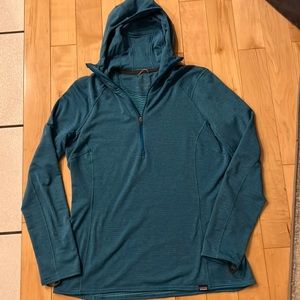 Patagonia Capilene thermal hooded women’s size Large slim fit